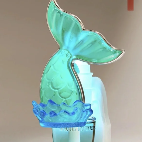 Bath & Body Works Ariel Adjustable Wallflowers Plug-in Night Light NWT - Picture 5 of 7